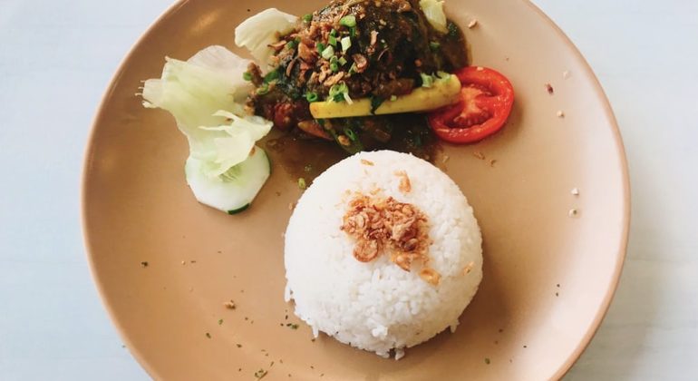 nasi photo-1561741858-cefa7ca99edf