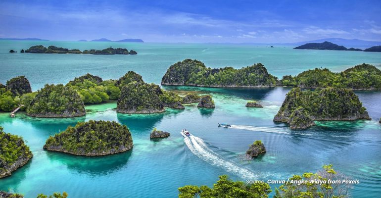 20231030 at 08.00 - EKSPLORASI KEINDAHAN PERAIRAN DAN KEANEKARAGAMAN BIOTA LAUT DI RAJA AMPAT