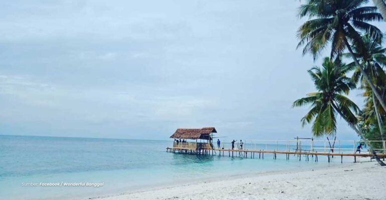 IPB DIGITANI - TANI DAN NELAYAN CENTER IPB UNIVERSITY - PANTAI POGANDA KEINDAHAN YANG MENAKJUBKAN DI BANGGAI KEPULAUAN