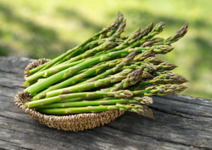 IPB DIGITANI - TANI DAN NELAYAN CENTER IPB UNIVERSITY - MANFAAT ASPARAGUS: CEGAH KANKER HINGGA DUKUNG PERTUMBUHAN JANIN