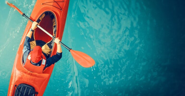 IPB DIGITANI - TANI DAN NELAYAN CENTER IPB UNIVERSITY - KAYAKING DI RAJA AMPAT: NIKMATI KEINDAHAN ALAM TAK TERLUPAKAN