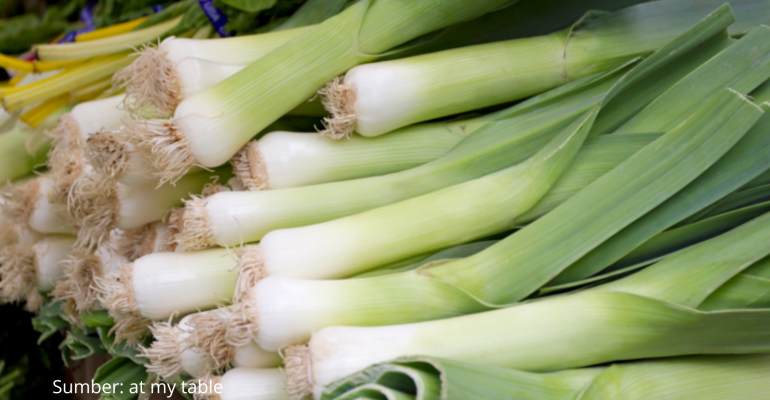 INI MANFAAT TAK TERDUGA DARI DAUN BAWANG