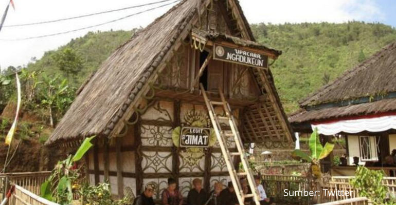 LEUIT SIMBOL KETAHANAN PANGAN KASEPUHAN CIPTAGELAR