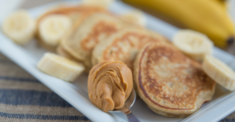 PANCAKE PISANG, CAMILAN SEHAT YANG LEZAT DAN KEKINIAN