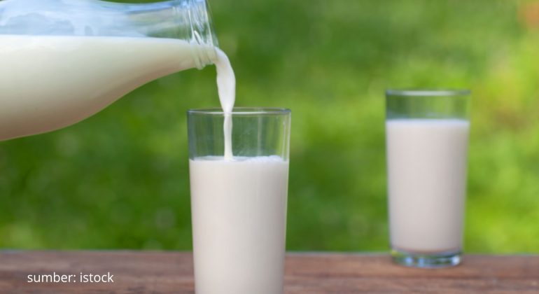 SUSU SAPI VS OAT MILK PILIHAN GIZI DARI PETERNAKAN DAN PERTANIAN