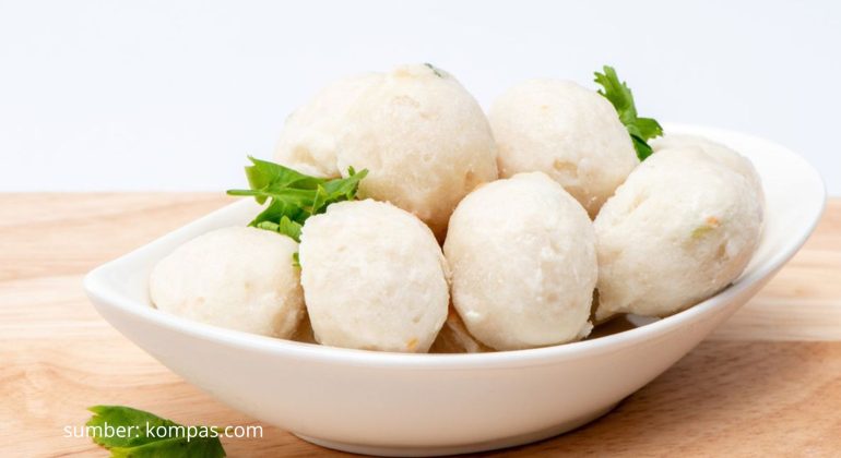 MENGOLAH IKAN SISA TANGKAPAN MENJADI BAKSO BERNILAI EKONOMIS